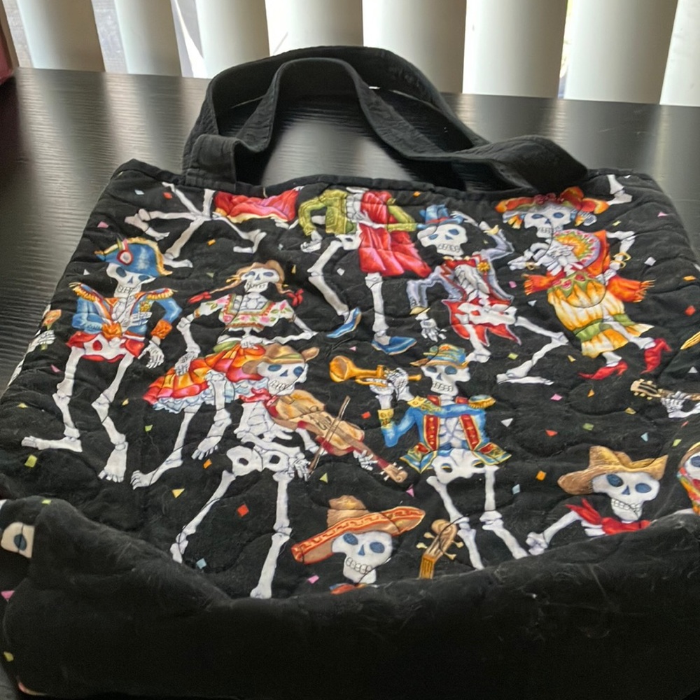 Tote bag